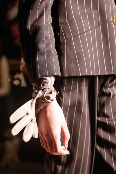 Look 17